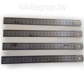 Линейка металлическая, 20 см. Заводской брак, на функцию измерения не влияет.
